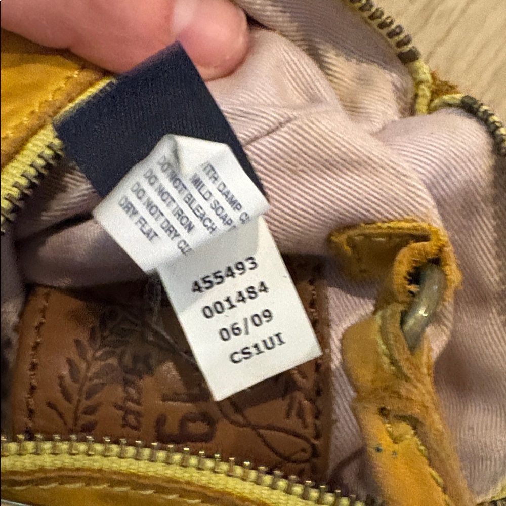 Gap nwts vintage Yellow Leather Wristlet Clutch with Flower Accent - Picture 4 of 4